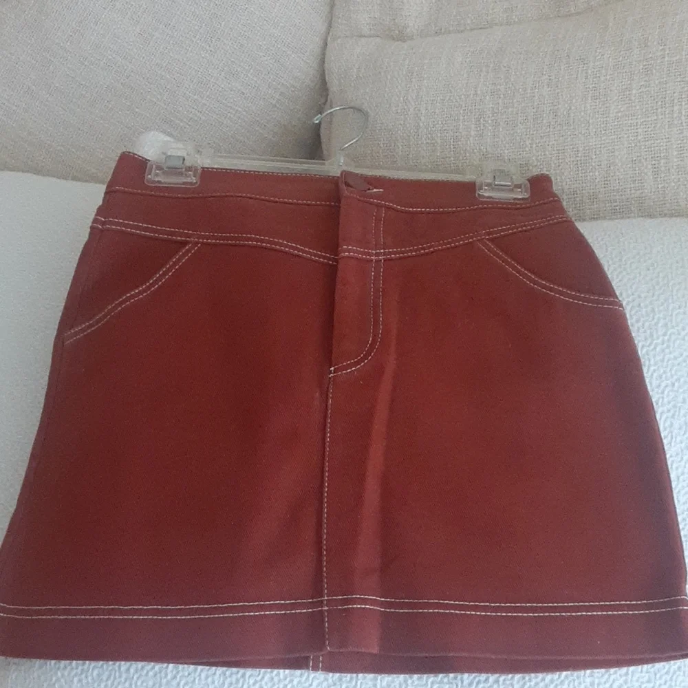 Zara Mini Skirt - Picture 2 of 7